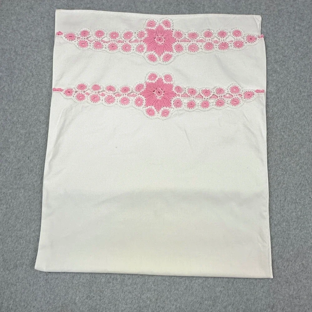 Vintage White Pillowcase Pair Pink Crochet Lace Trim Floral Medallion 20x32